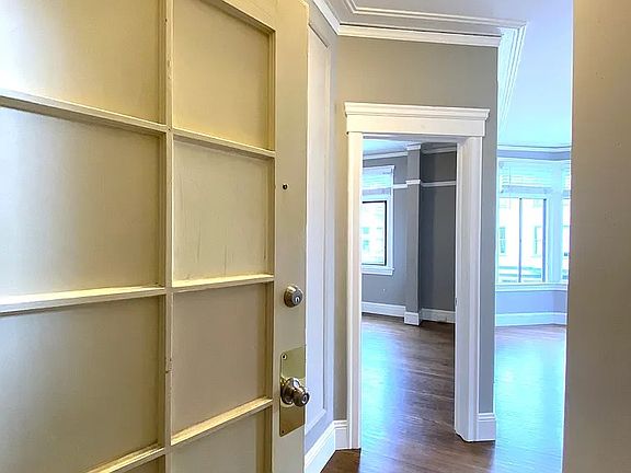 3rd image of 2055 Polk St #9