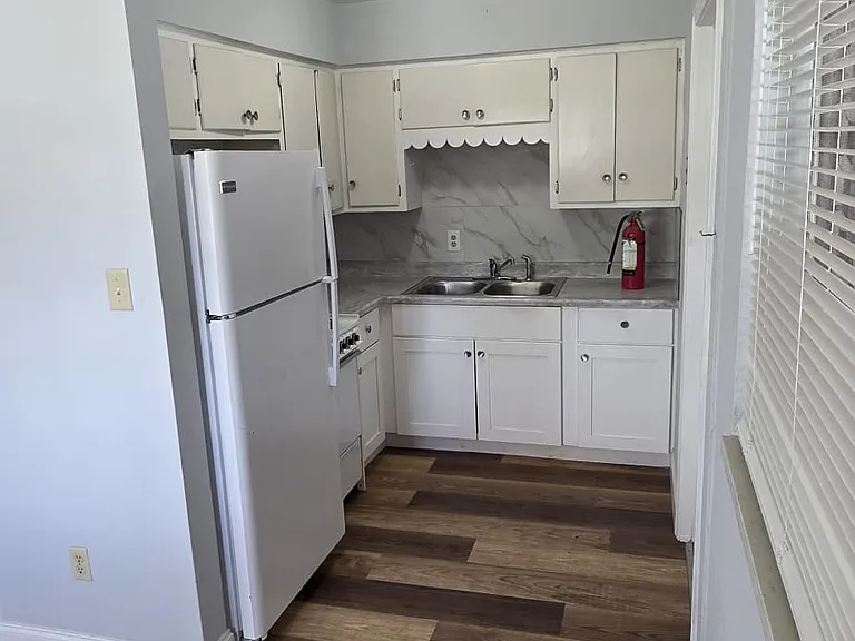 2252 Maple Ave — Photo 18