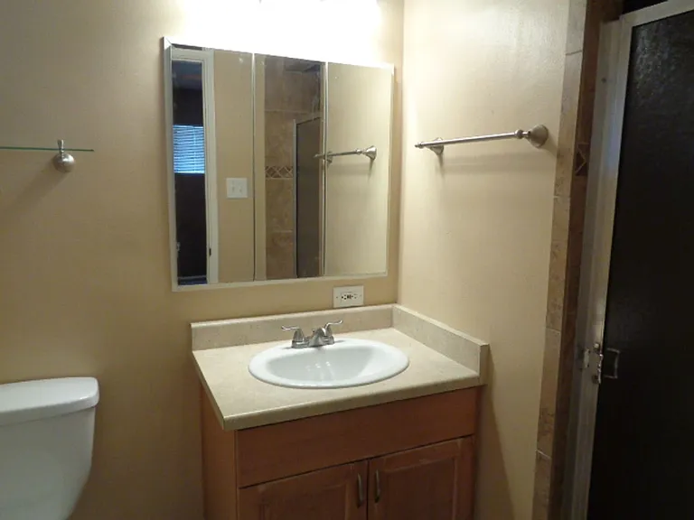 2614 E Pierson St — Photo 9