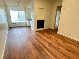 390 W University Ave