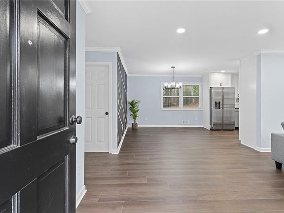 4th image of 3986 Phylis Pl