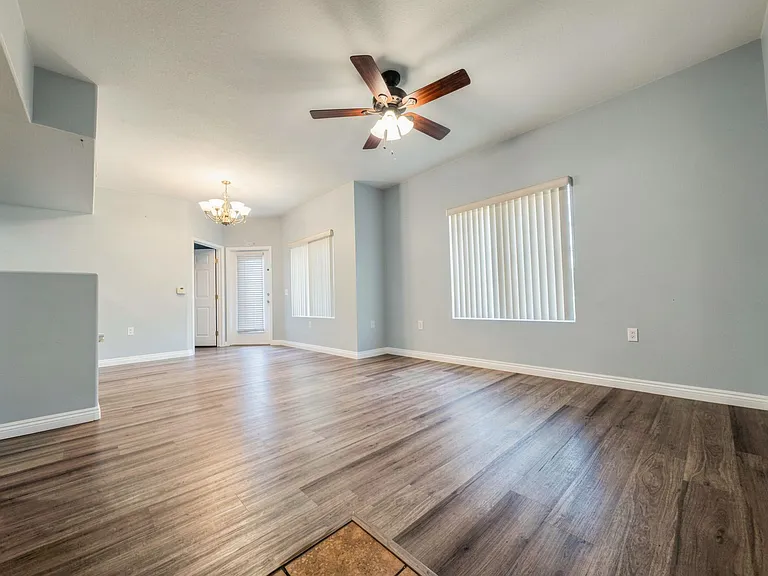 10245 S Maryland Pkwy #130 — Photo 2