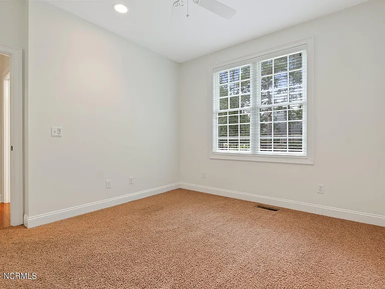 108 Hammerstone Cir — Photo 27
