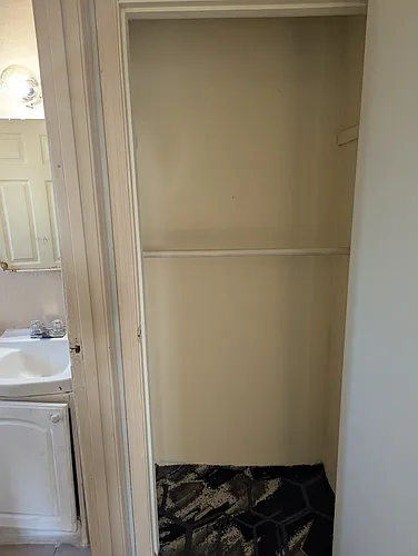 10023 Macarthur Blvd #8 Photo 1