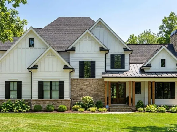 26 Kimlin Court, Poughkeepsie, NY 12603