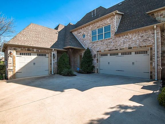3rd image of 700 Boulder Dr
