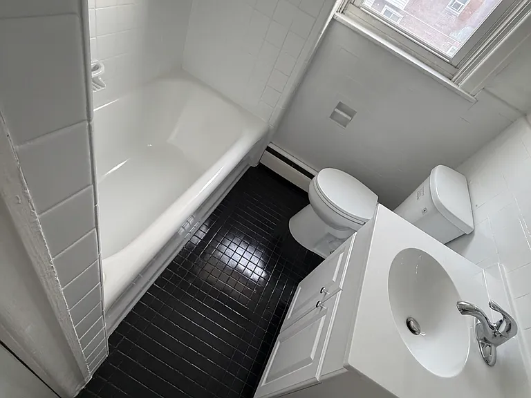 7201 Glenloch St #2 — Photo 2