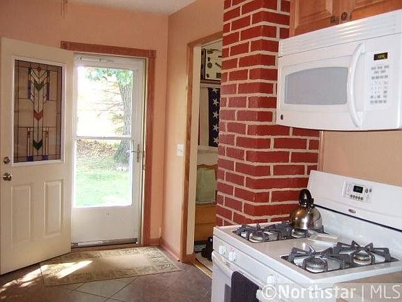5th image of 579 S Oak Dr