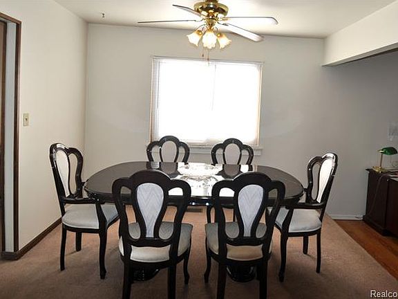 5th image of 2440 Berwick Dr
