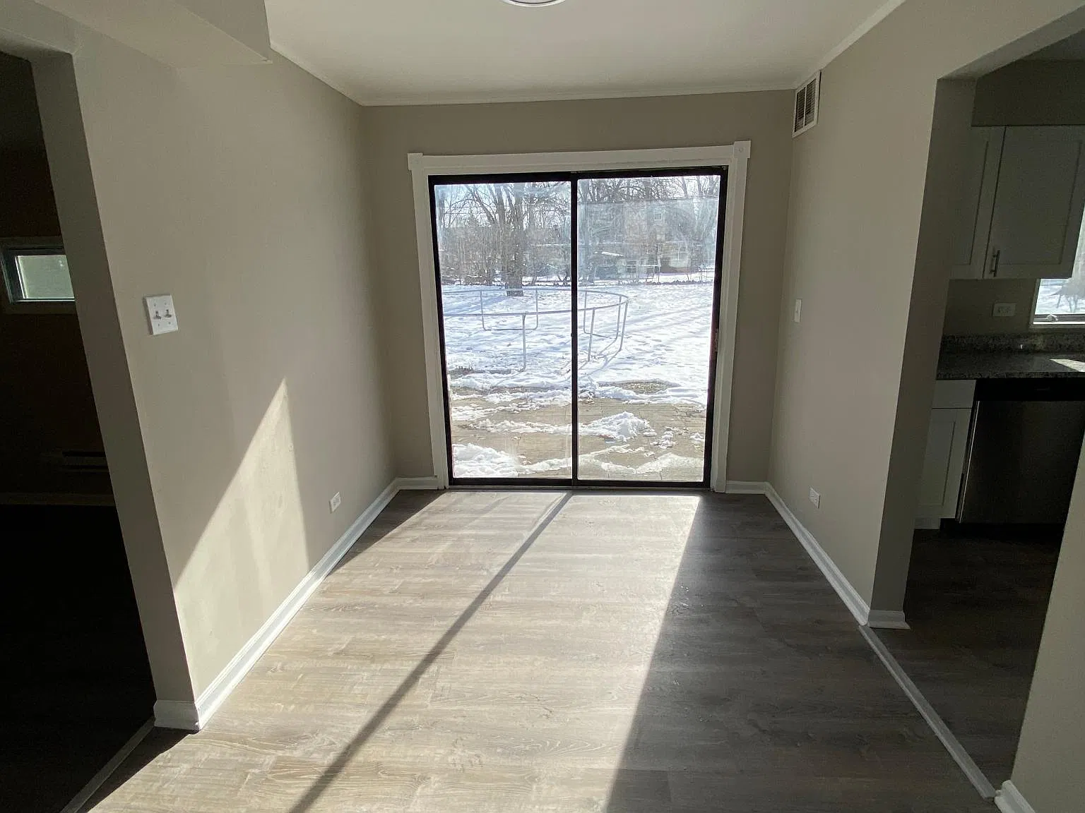 5 bed, 1592 sqft, $2,600 — Photo 2