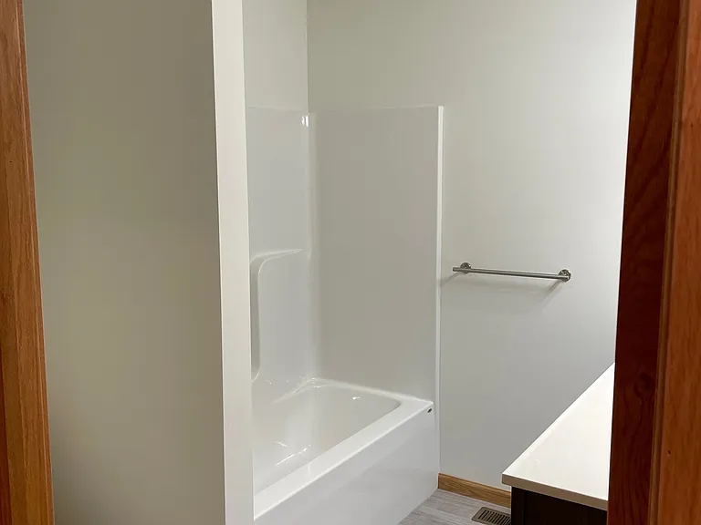 Full Bath (2nd floor)