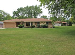 5402 Oxford Dr, Greendale, WI 53129