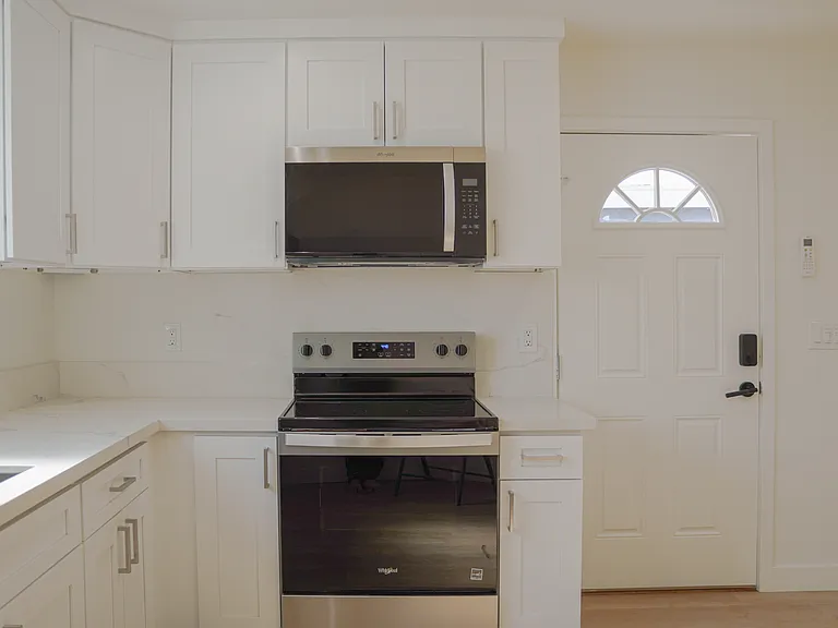 1403 W Elder Ave #A — Photo 3
