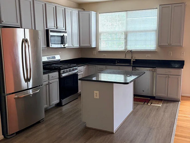 21784 Oakville Ter — Photo 7