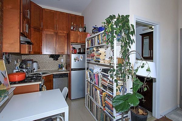1st image of 142 Macon St #1A