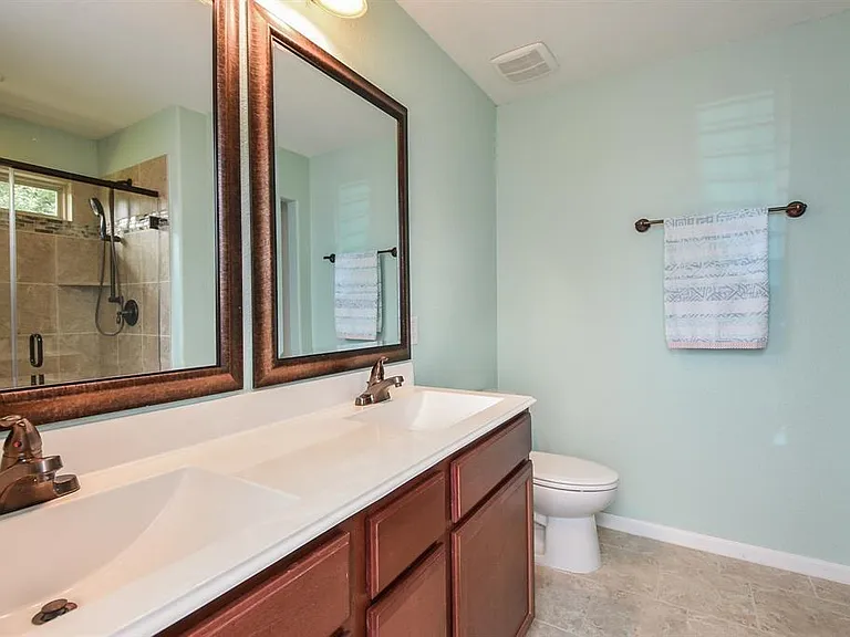 7002 Edwanna Ln — Photo 11
