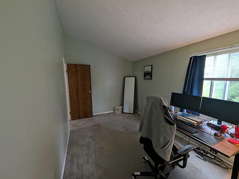 136 Saxonwald Ln — Photo 7