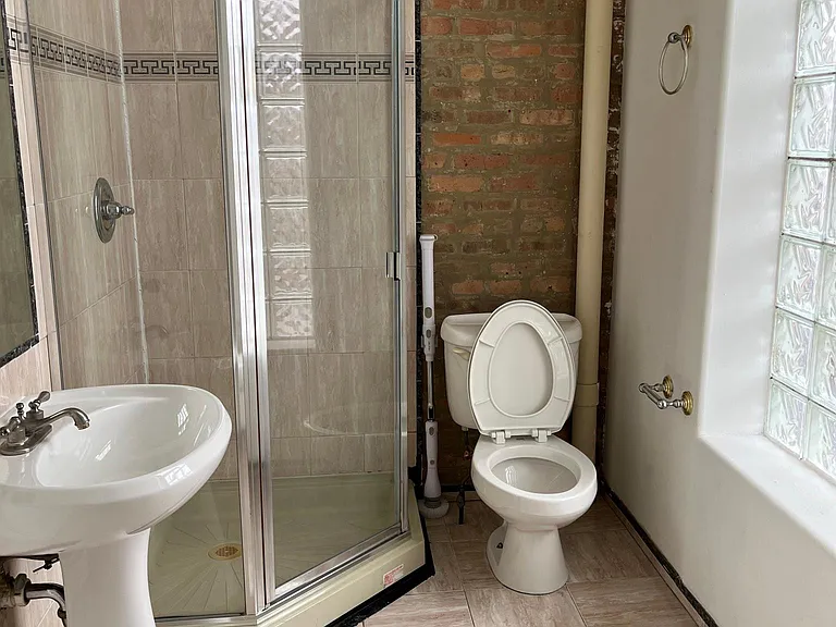 2200 W Monroe St #3 — Photo 15