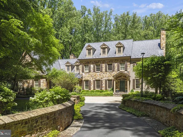 7019 Natelli Woods Ln, Bethesda, MD 20817