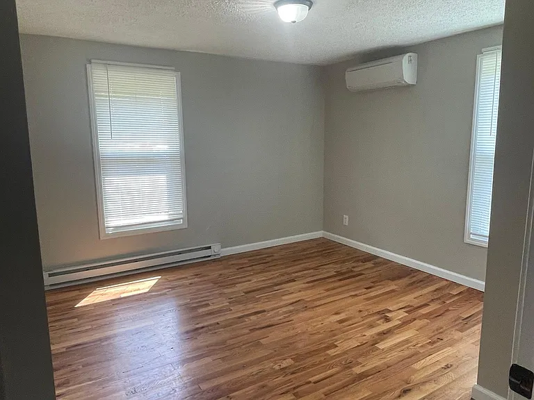 6453 McGlothlin Ln — Photo 8