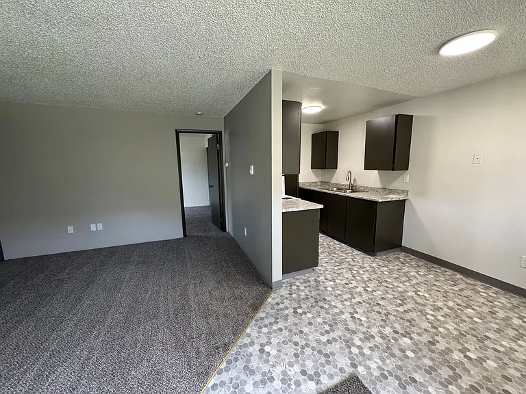 Woodshire Apartments — Photo 9