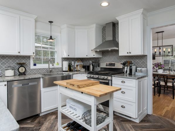 10 Greenbriar Lane, Amherst, NH 03031