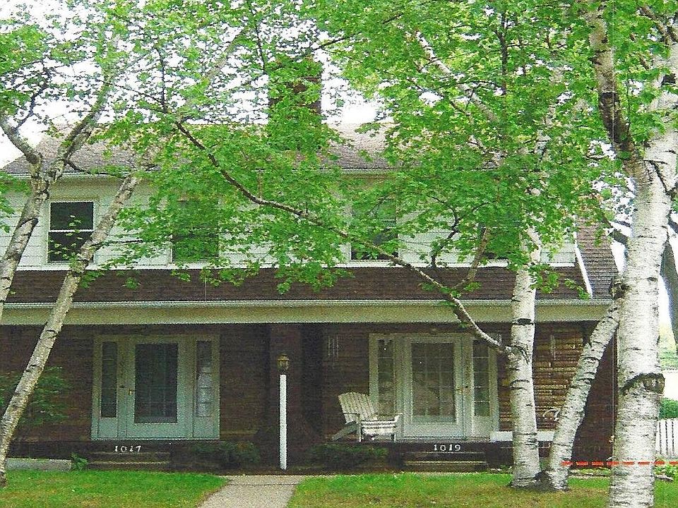 Charming Duplex close to downtown Royal Oak