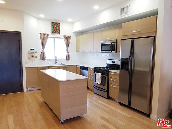 3rd image of 5016 Bakman Ave #412