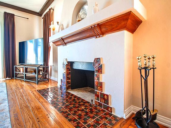 4th image of 3001 W 80th St