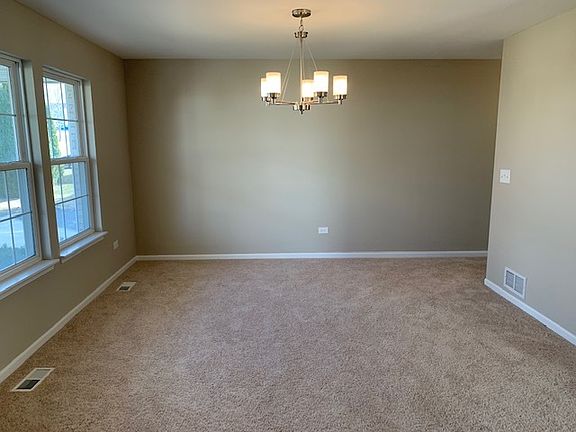 4th image of 704 Kennedy Dr