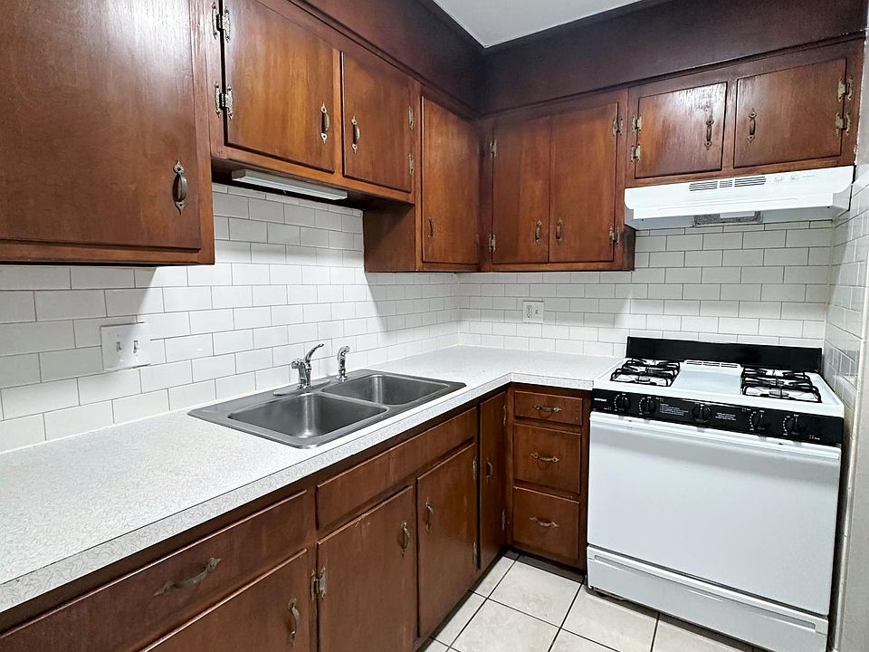 1st image of 580 Bridge St #24B