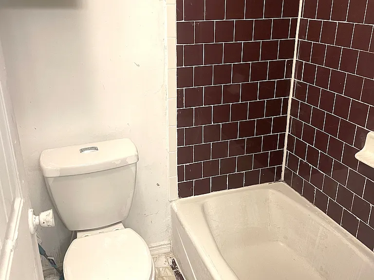 1902 W Loop #B — Photo 15