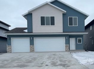 1031 60th Ave W, West Fargo, ND