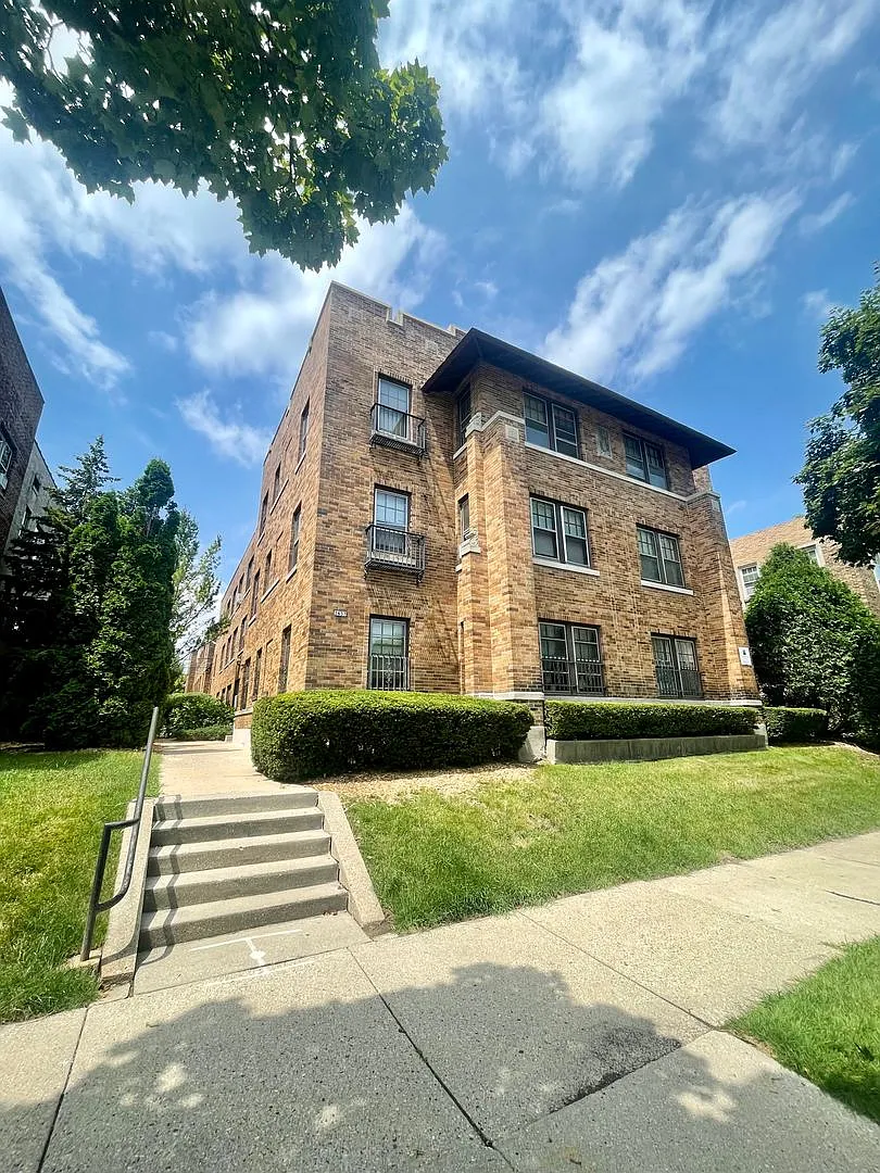 2637 N Cramer St — Photo 1
