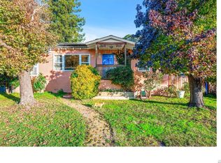 16 Vendola Dr, San Rafael, CA 94903