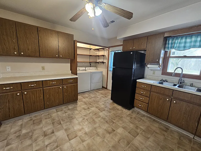 Cherry Ln — Photo 10