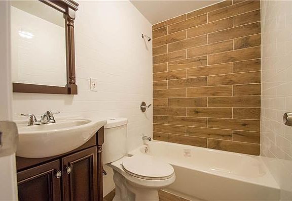 5th image of 710 E 219th St APT 3
