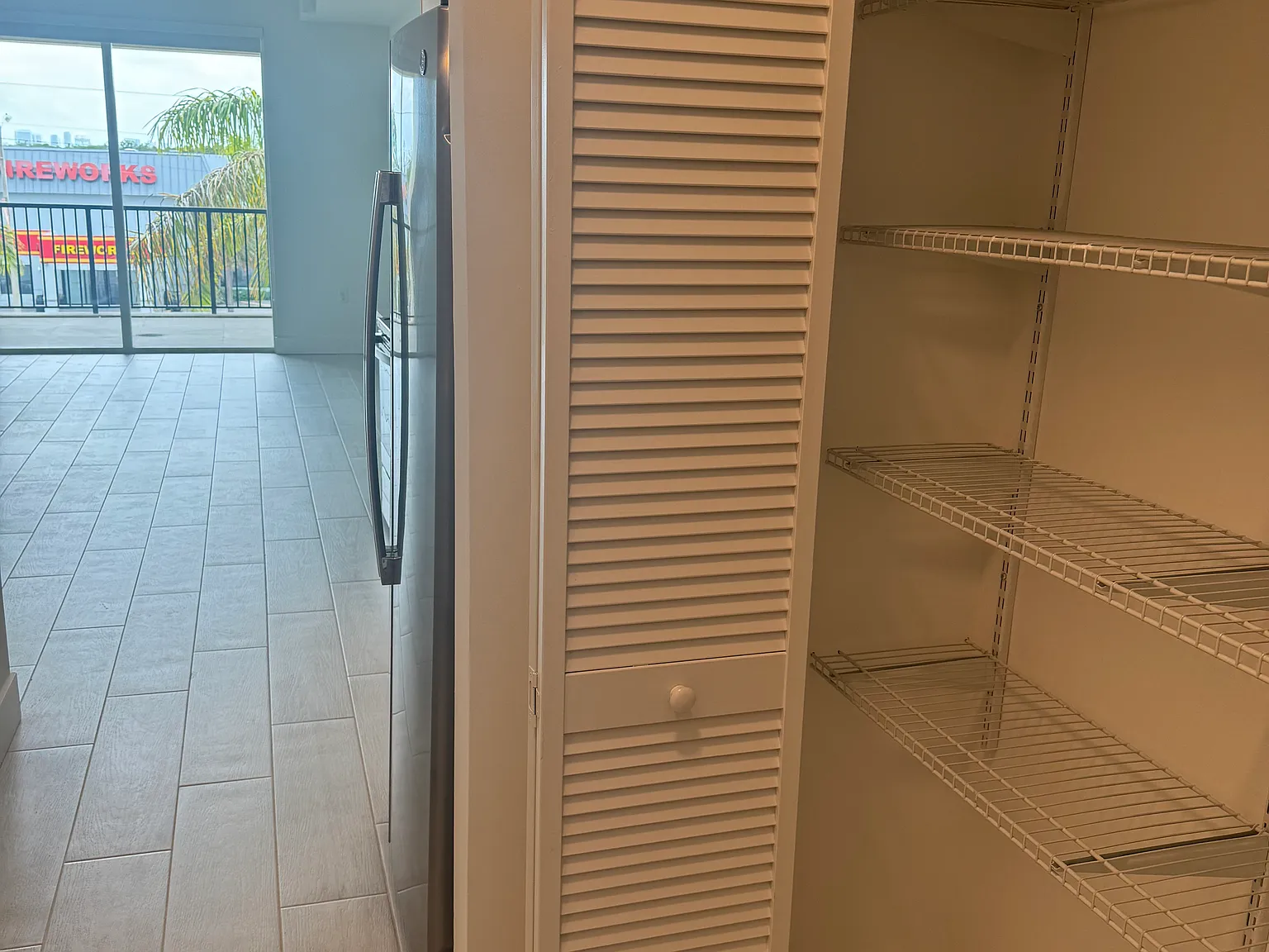 Studio, 560 sqft, $1,775 — Photo 4