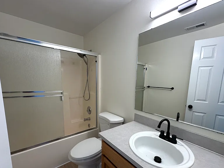 7602 NE 52nd St — Photo 13