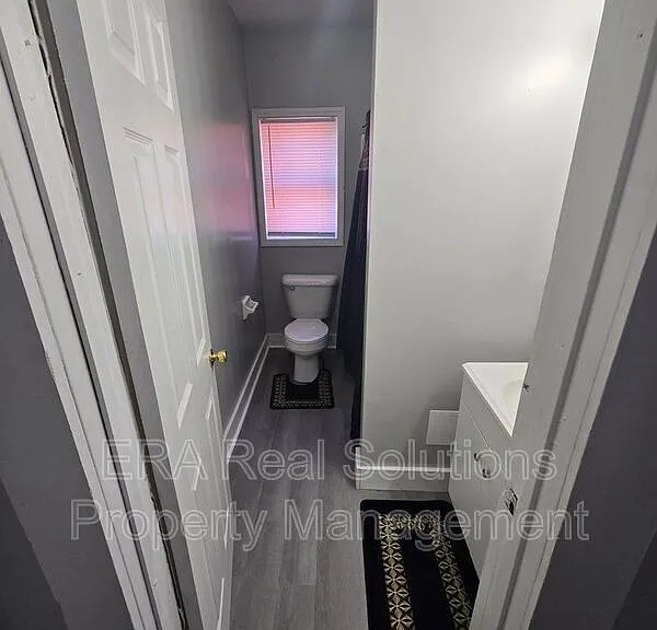 95 Whitethorne Ave — Photo 10