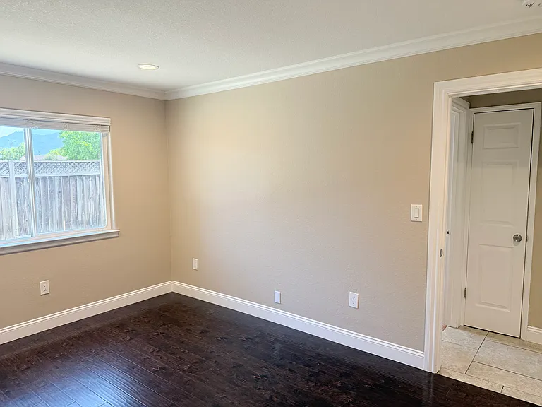 1532 Santa Monica Ave — Photo 12
