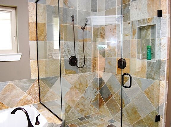 Seamless double shower walled in Slate 