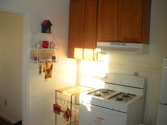 3rd image of 1048 E Rossiland Cir