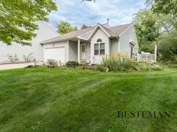 1537 Beechwood Ct, Grand Haven, MI 49417