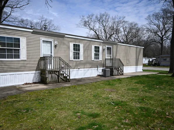 567 S Harvest Ln, Muskegon, MI 49442