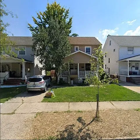 Make This Lakewood Single-Family Colonial Your Next Home — Photo 1