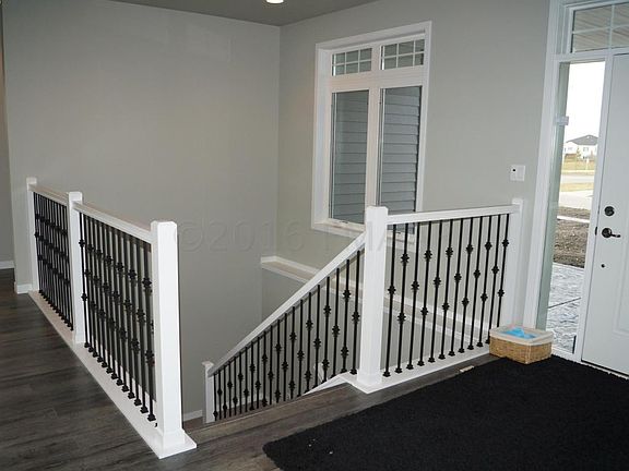 5th image of 855 47th Ave W