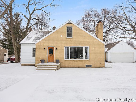 3rd image of 3516 Barker St