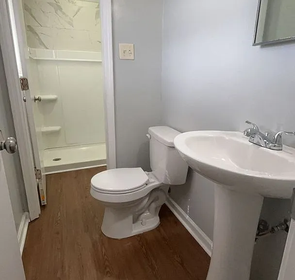 310 Oxford Rd — Photo 5