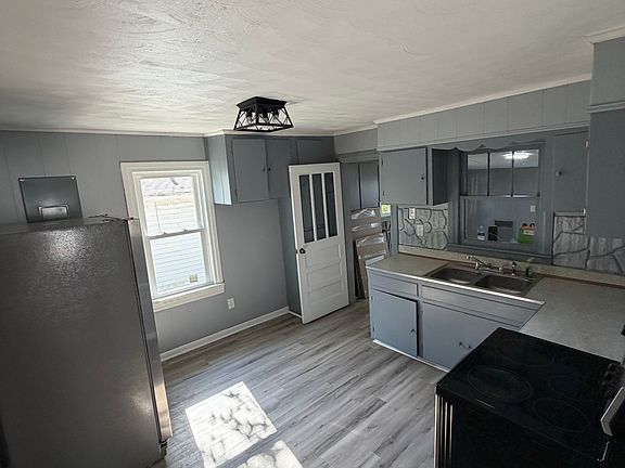 5th image of 709 Hope St